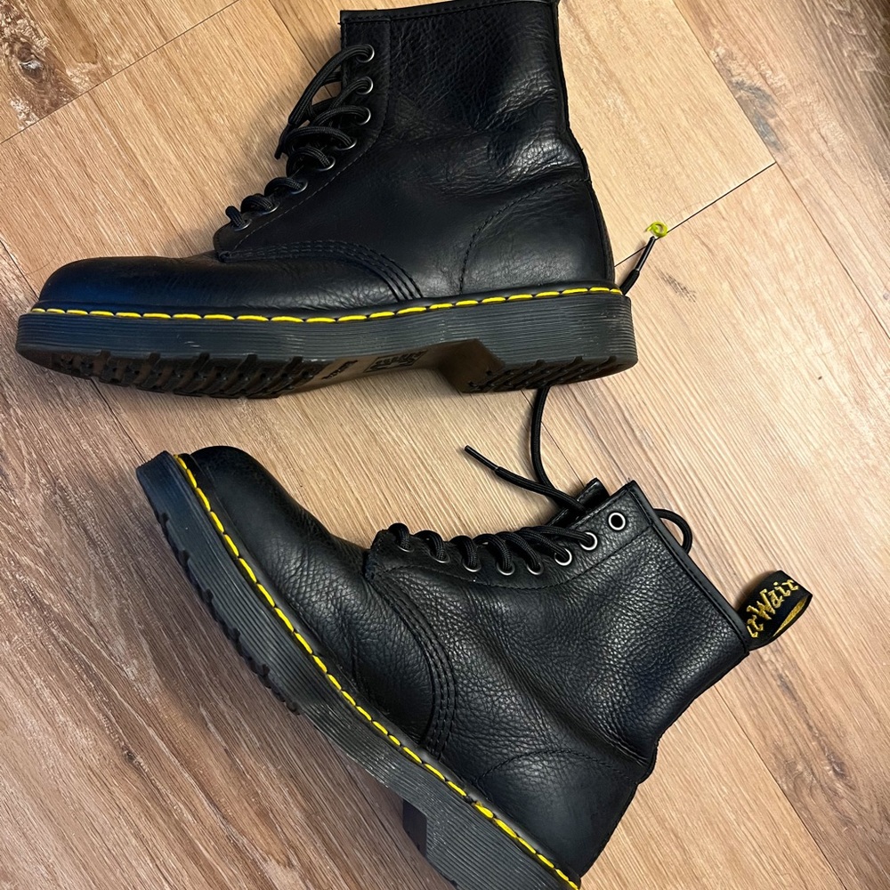 Dr. Martens Doc Martens 1460 Boots